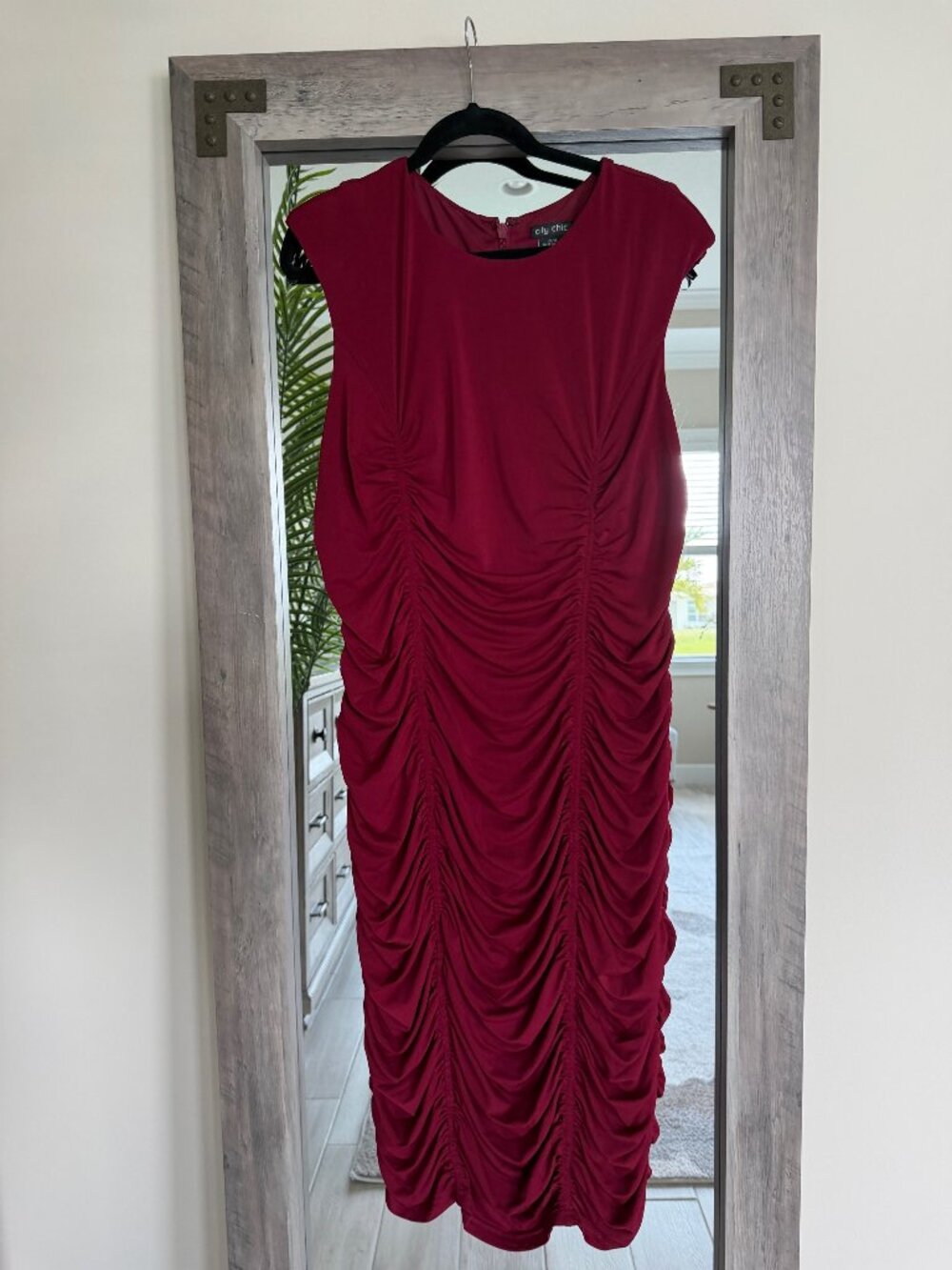 City Chic Provocative Dress 🌸 Currant Color| Midi | NWT Size M=18